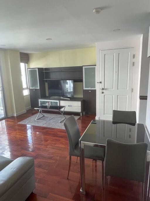 Delightful Condo In Central Location At Sukhumvit 49 Bangkok Exterior foto